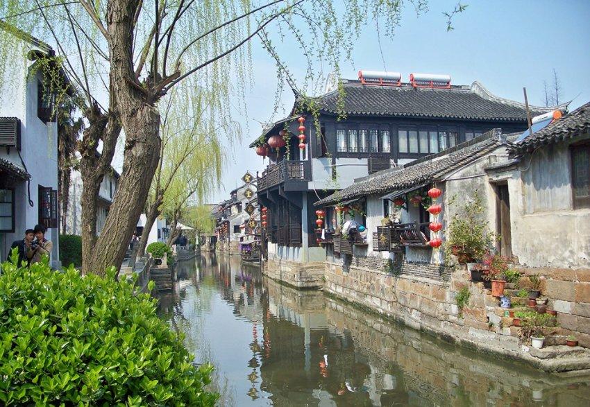六个月婴儿去世,母亲不舍,抱尸体睡一晚,起床后家人瘫倒在地